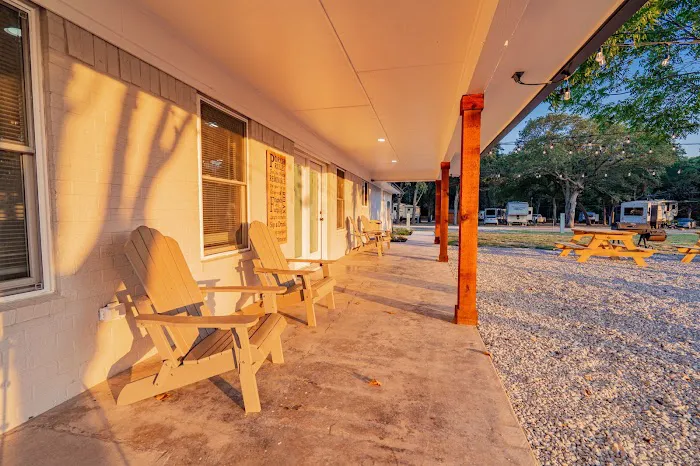 Royal Oaks RV Park 8