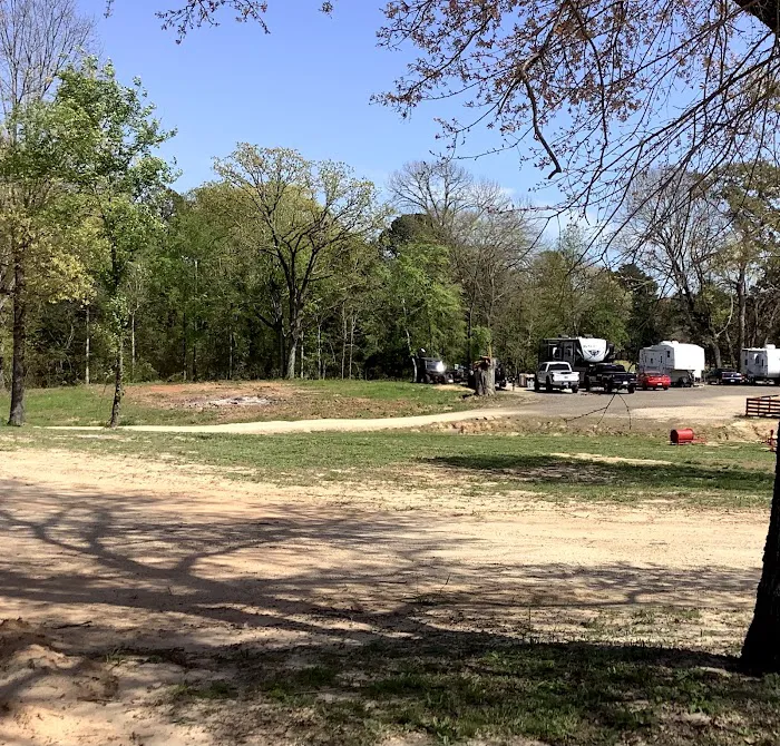 Red Fox Rv Park , Cabins And Storage Units 8