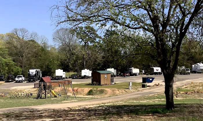 Red Fox Rv Park , Cabins And Storage Units 2