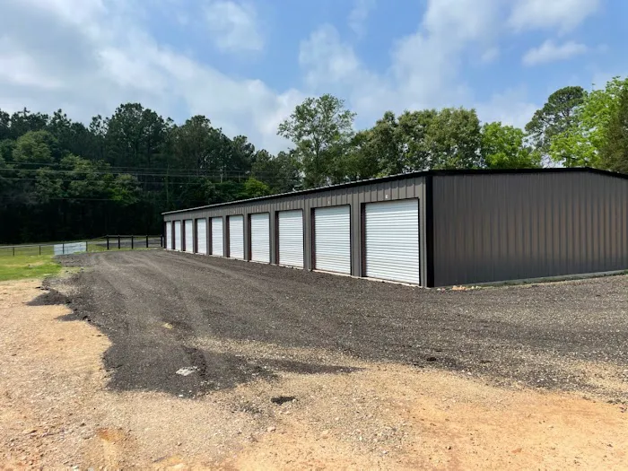 Red Fox Rv Park , Cabins And Storage Units 3