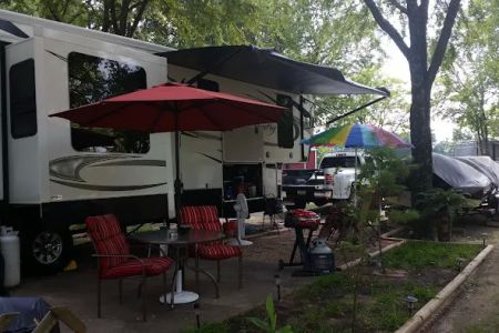 Lakeside Cove RV Park