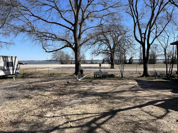 Lakeside Cove RV Park 4