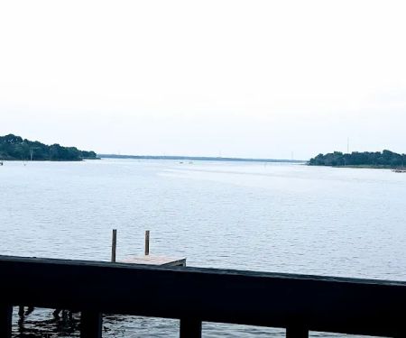 Hangout Cove, RV Park