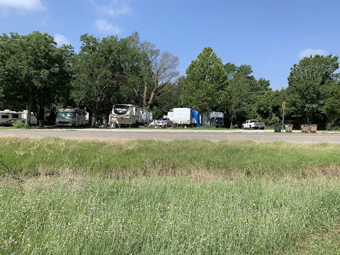 Eco-Stop RV Park Bratonia 3