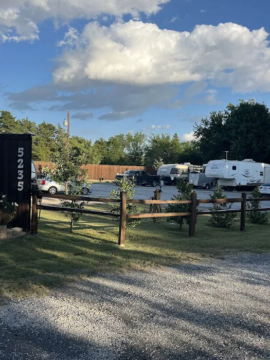 Little Pecan Grove RV Park 4
