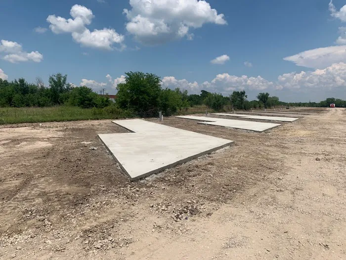 Texas Lonestar Market and RV Resort 6