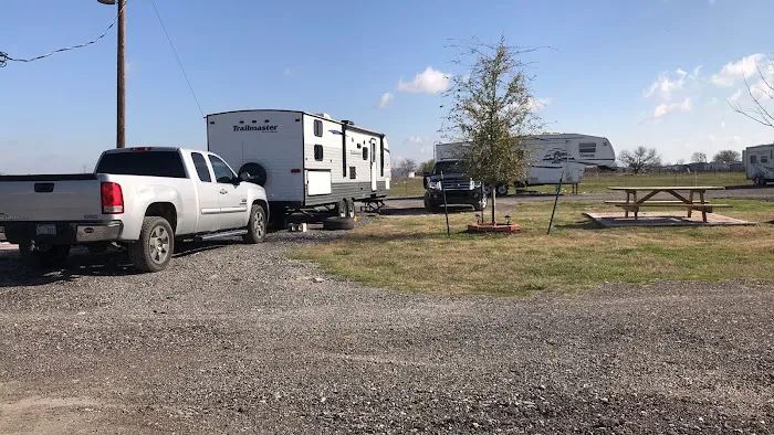 TTRVPARK 231 W Highline DR ROYSE CITY TX 75189 4