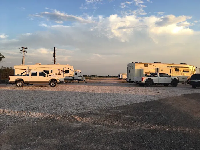 HomeTown RV, Laundromat, and Storage 9
