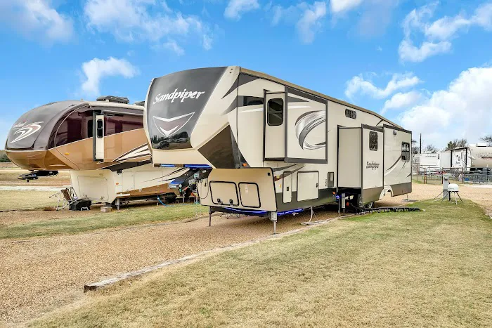 Waggin' Tail Ranch RV Resort 4