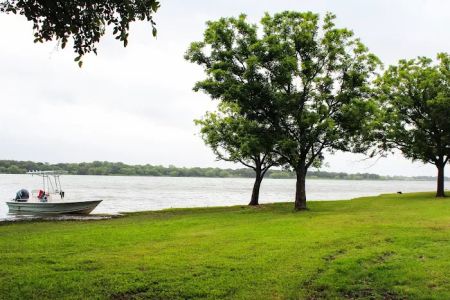 Waterfront Hideaway Ranch RV Park