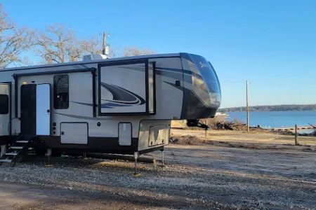 RL Waters Edge RV Park