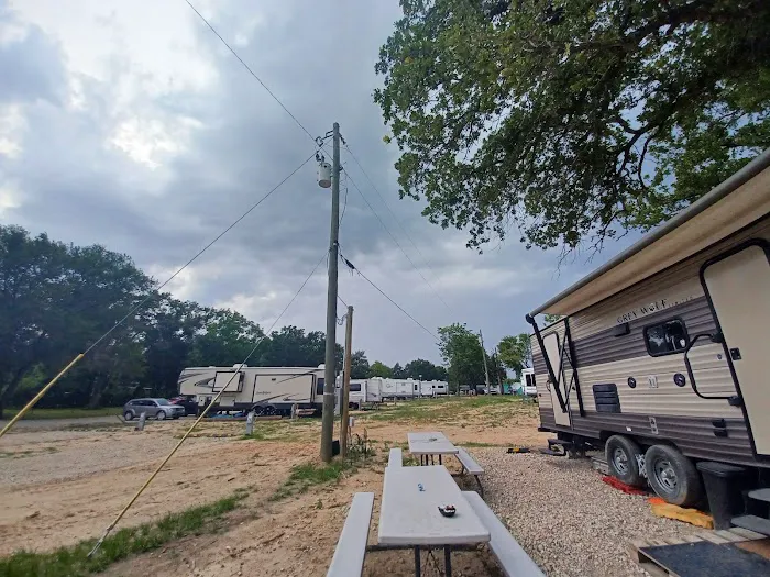 RL Waters Edge RV Park 3