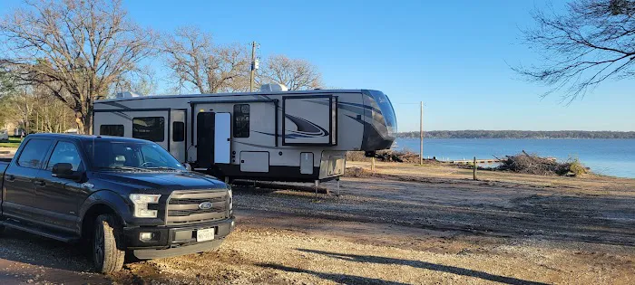 RL Waters Edge RV Park 7