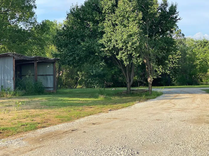 Two Bridges Ranch Tiny Home Resort, RV Park and Horse Hotel 6