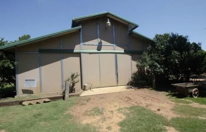 Two Bridges Ranch Tiny Home Resort, RV Park and Horse Hotel 4