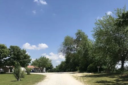 Adkins Sunshine Farm RV Park