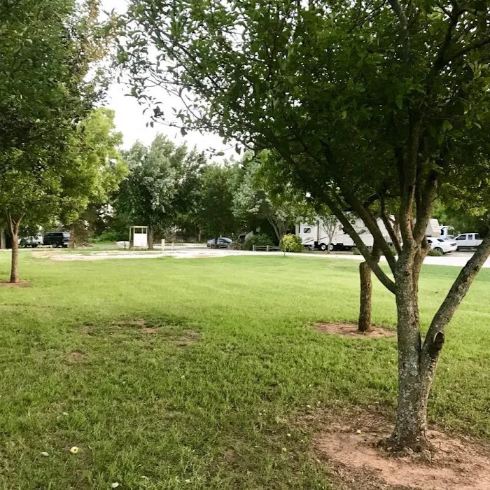 Adkins Sunshine Farm RV Park 4