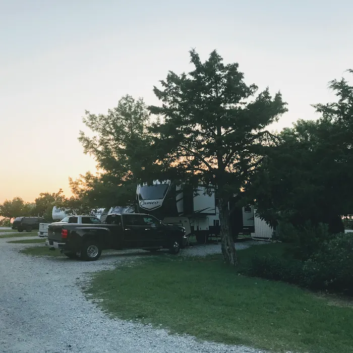 Adkins Sunshine Farm RV Park 8