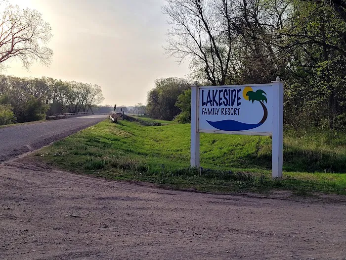 Lakeside Family Resort: (Lake Wassy) 9