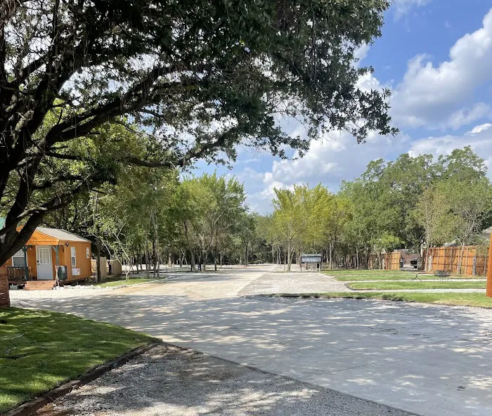 Lake Dallas RV Park 7