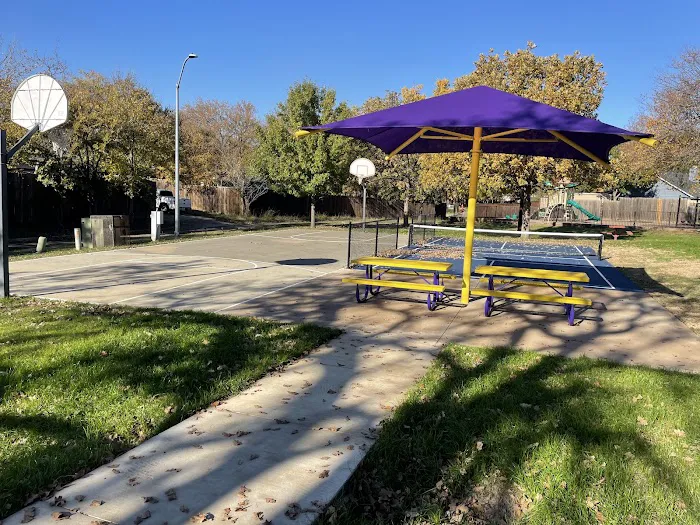 Lake Dallas RV Park 9