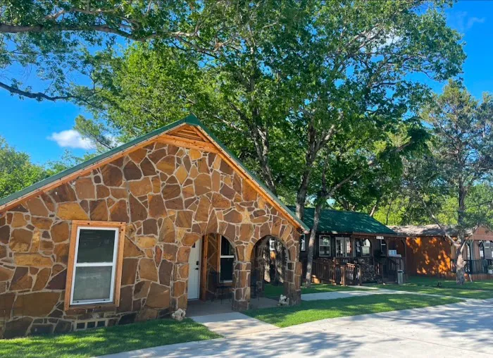 Lake Dallas RV Park 10