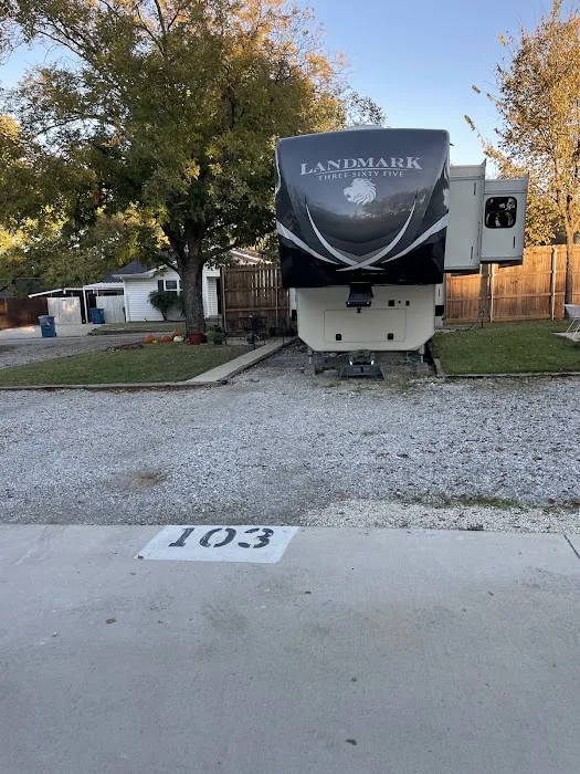 Lake Dallas RV Park 2