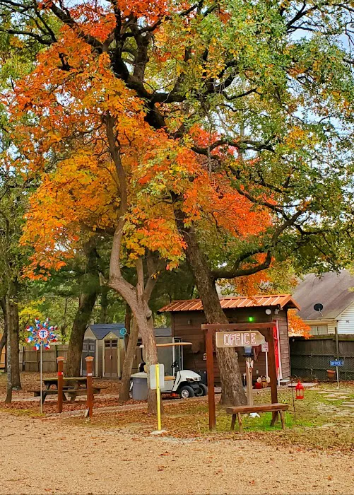 TX Log Cabin RV Park 9