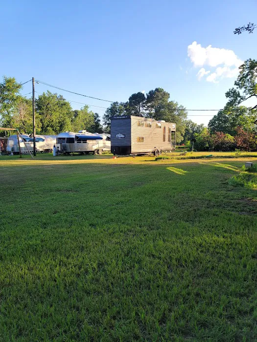RED DIRT RETREAT- RV & Campground (formerly Twin Oaks RV Park) 6