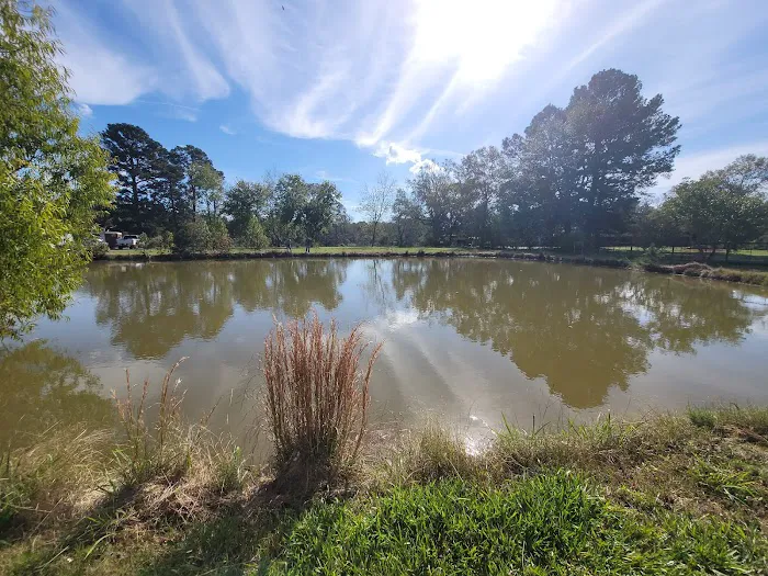 RED DIRT RETREAT- RV & Campground (formerly Twin Oaks RV Park) 3
