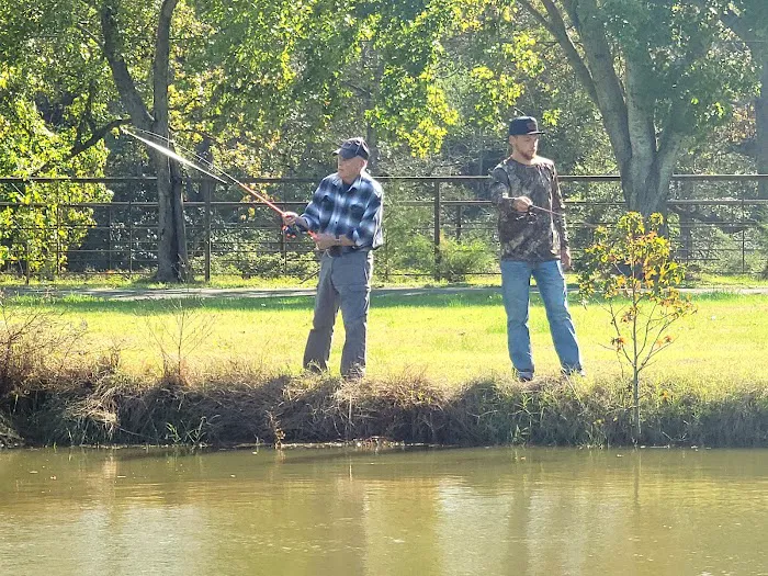 RED DIRT RETREAT- RV & Campground (formerly Twin Oaks RV Park) 9