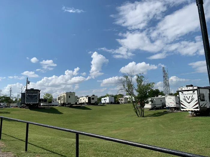 Plantation Place Dallas RV Park 3