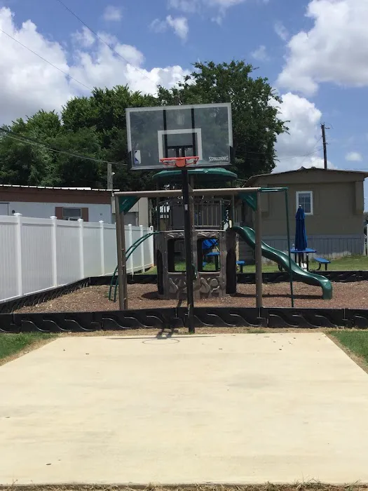 Happy Mobile Home Park 3