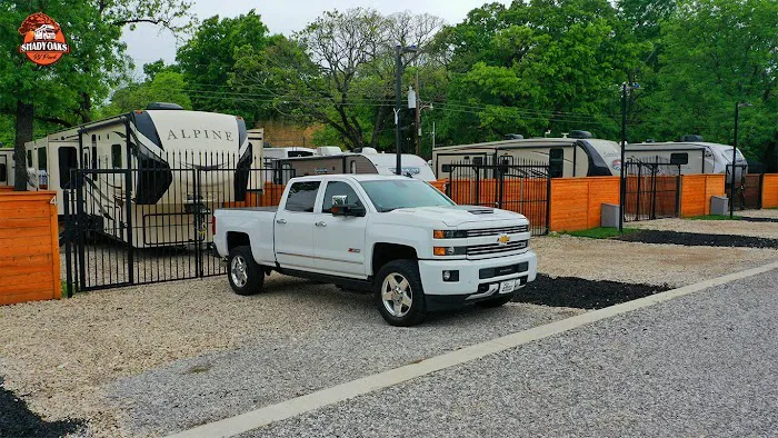 Dallas Shady Oaks RV Park & Tiny Home Community 3