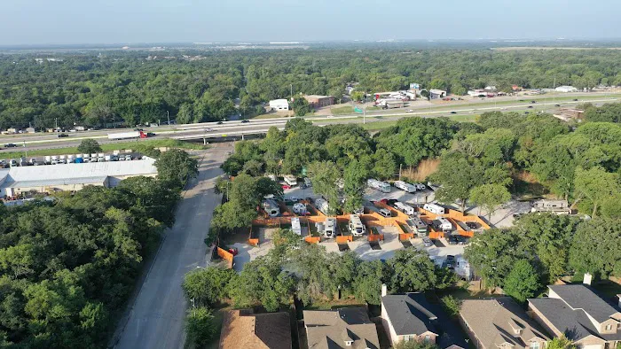 Dallas Shady Oaks RV Park & Tiny Home Community 4