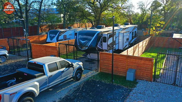 Dallas Shady Oaks RV Park & Tiny Home Community 5