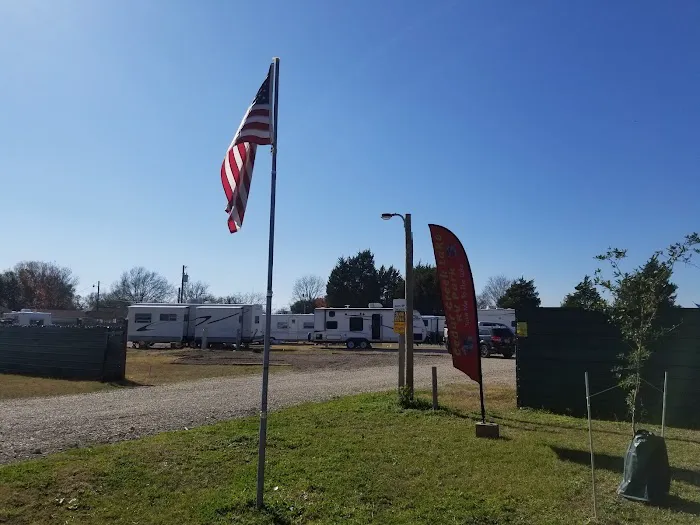 Cedar Creek Lake RV Park 3