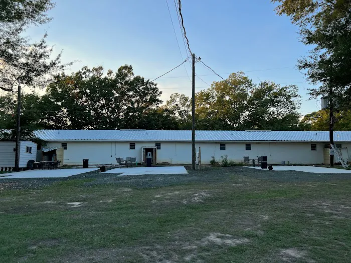 Driftwood RV Park and Cabins by the lake 4