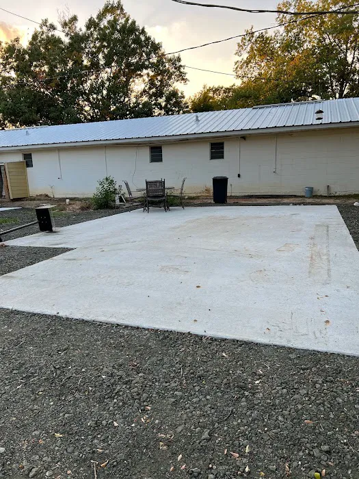 Driftwood RV Park and Cabins by the lake 6