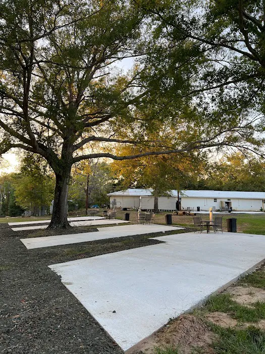 Driftwood RV Park and Cabins by the lake 7