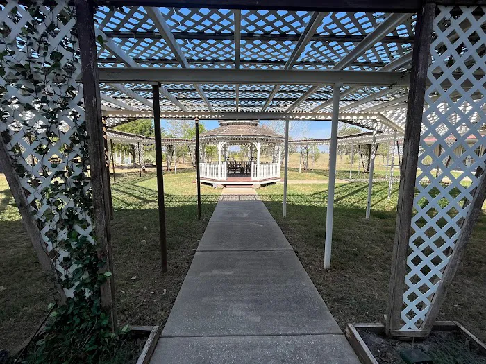 LoneStar Station RV Ranch & Studios 9