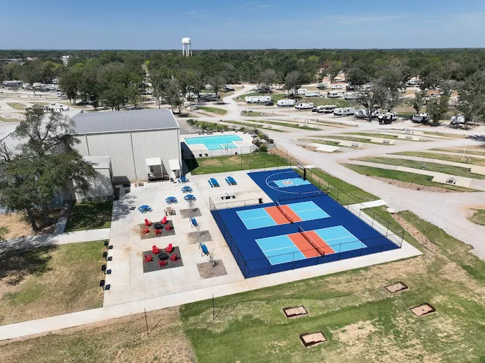 Blue Sky Cedar Creek Lake RV Park 5