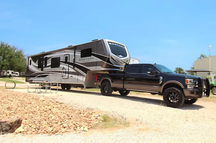 Blue Sky Cedar Creek Lake RV Park 2