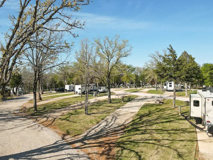 Blue Sky Cedar Creek Lake RV Park 9