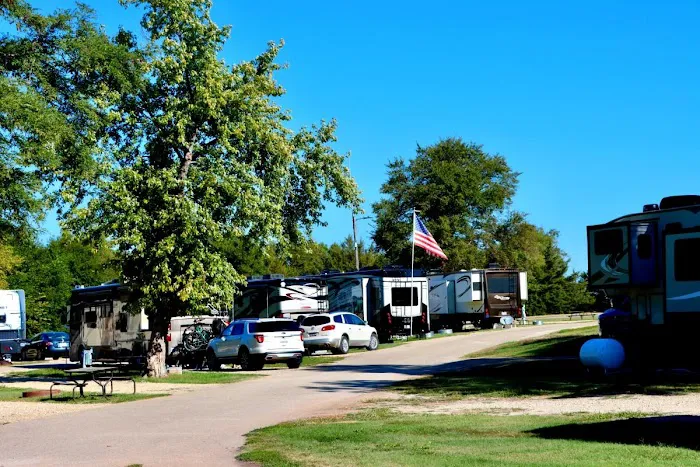 Walt's Four Seasons Campground & Country Store 9