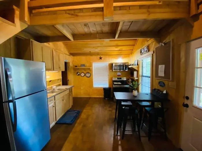 HWY 147 Bass Cabins & RV Hookups 7