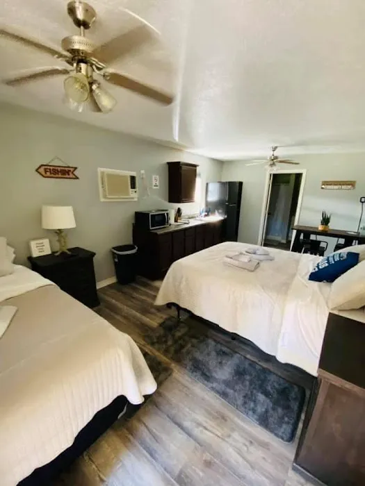 HWY 147 Bass Cabins & RV Hookups 10
