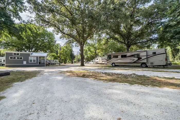 Twin Oaks RV park 5