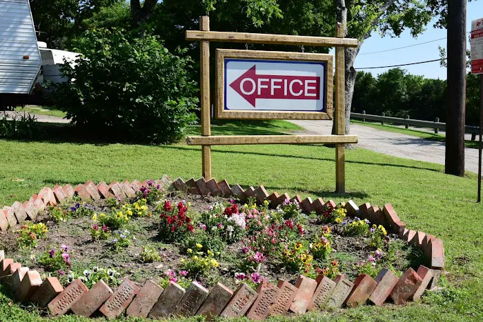 Cedar Ridge Mobile Home & RV Park 4