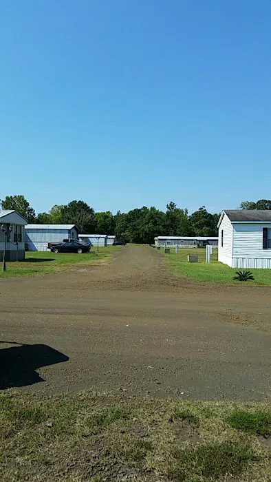 Pineland Mobile Home and RV Park 4